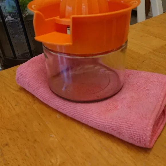 - Manual juicer.. REAMER - Picture 8 of 13